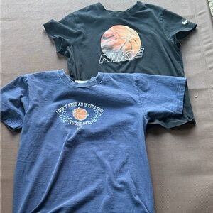 Nike youth basketball t-shirts small